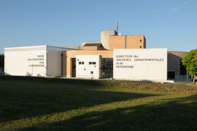 Le bâtiment depuis la rue Heurtault de Lamerville
