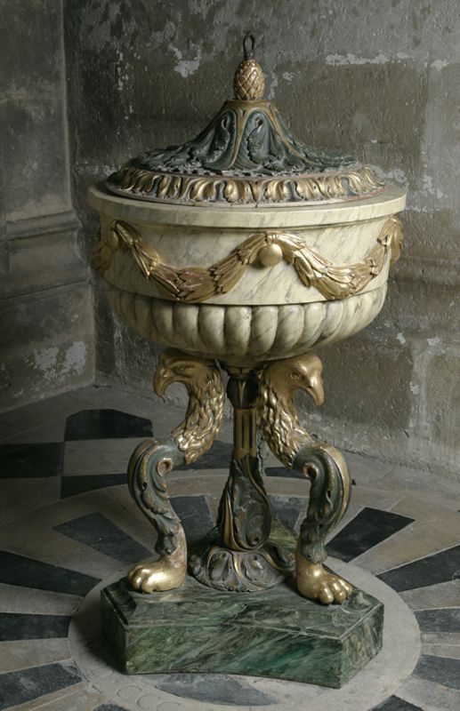 Cathédrale de Bourges, fonts baptismaux