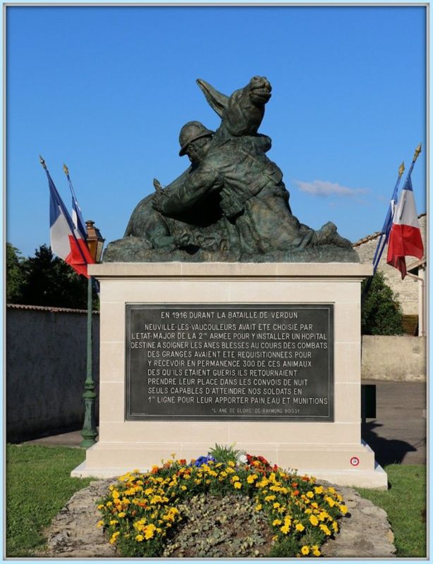 Monument de Neuville-lès-Vaucouleurs à la mémoire des ânes morts au cours de la Première Guerre mondial (DR association ADADA)