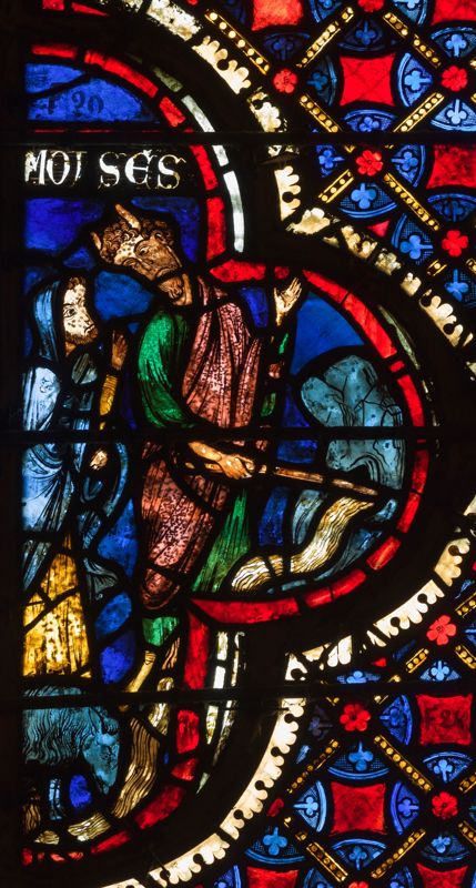 Photographie actuelle du même médaillon. DADP18, F. Lauginie