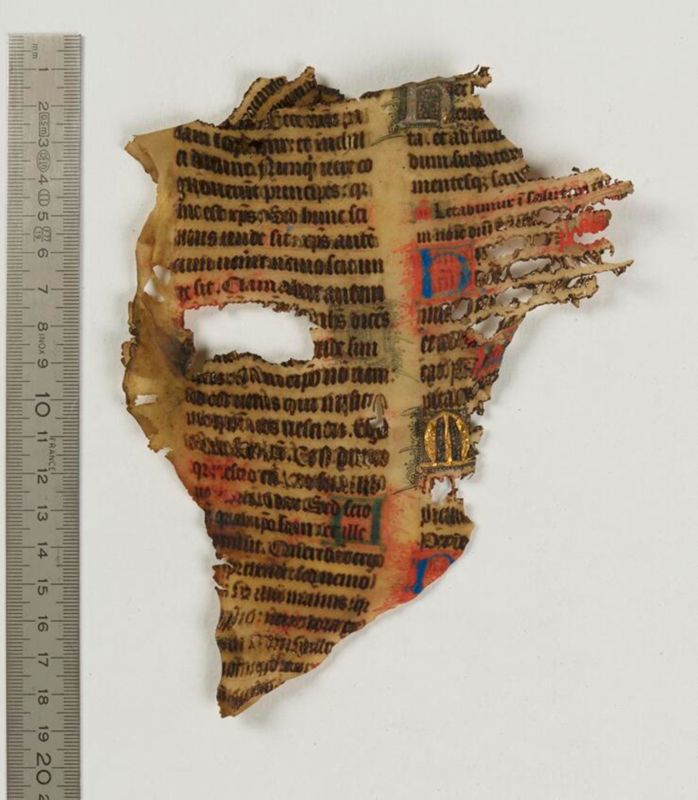 Fragment 141 d'un missel ou livre d'heures, XVe siècle (AD du Cher, 27 J 222)