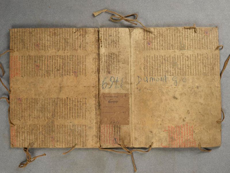 Defaits de reliure non identifiés, XVe siècle (AD du Cher, 27 J 220)