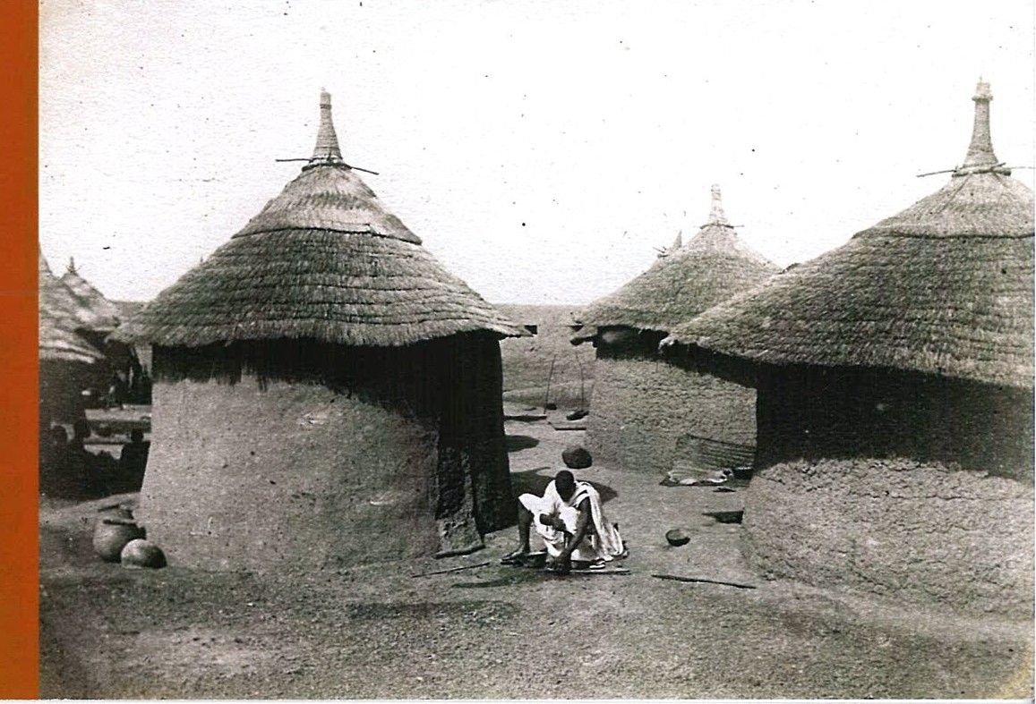 Un village, Afrique occidentale, fin XIXe siècle, (J 1028)