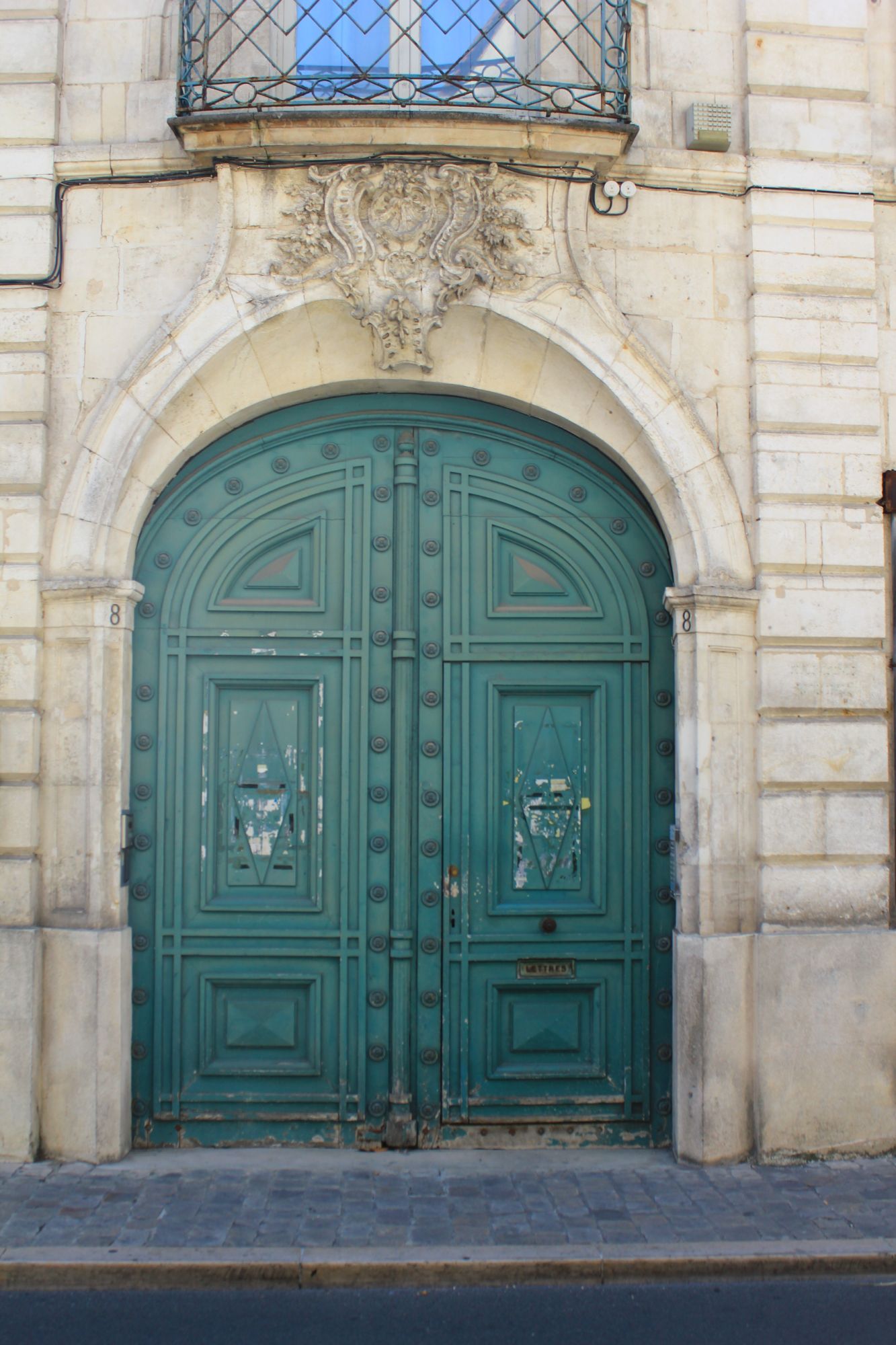 Portail de l'hôtel du Docteur témoin