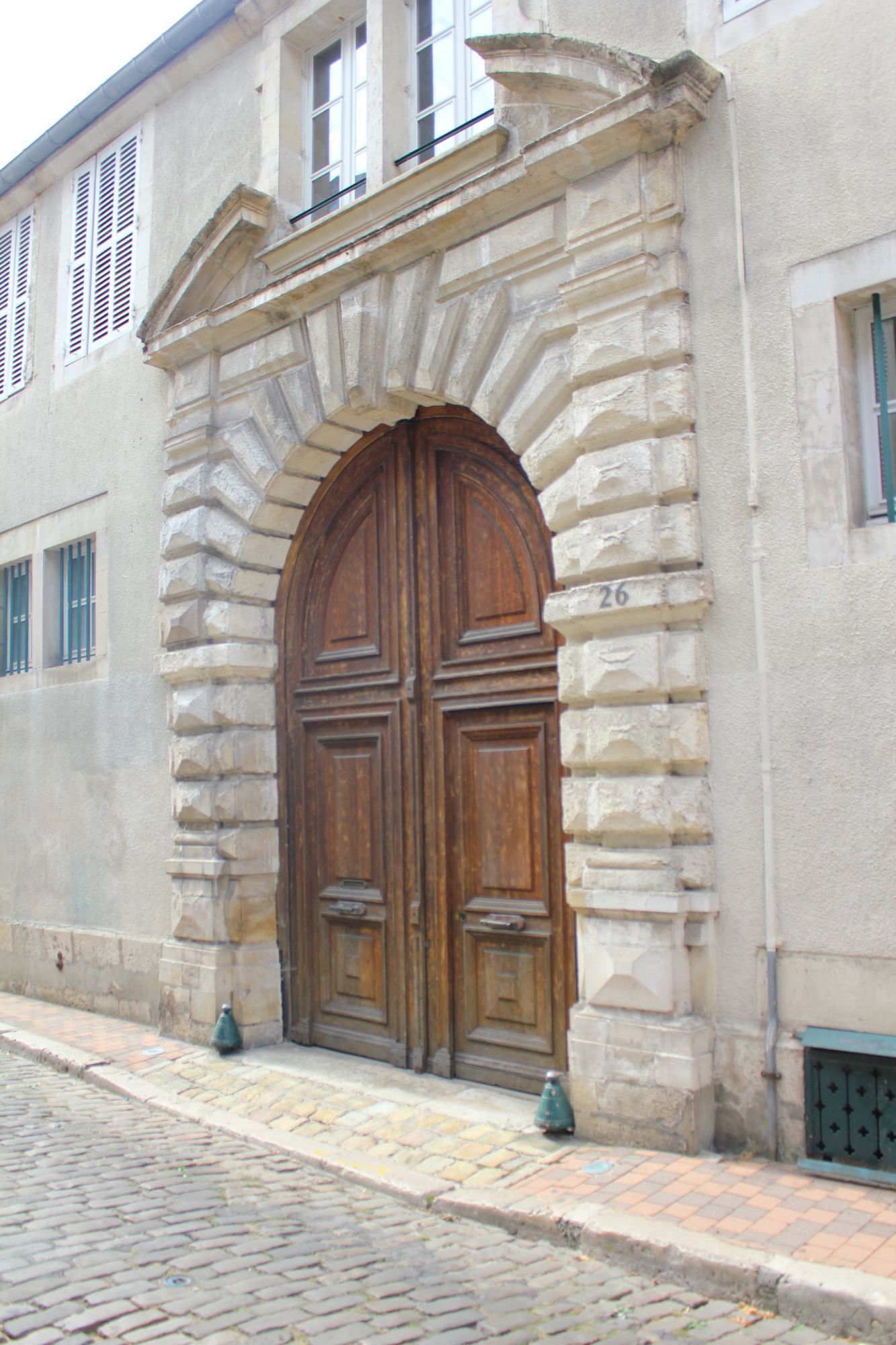 Portail de l'hôtel de Châteauneuf, puis de Blosset, puis de Veauce