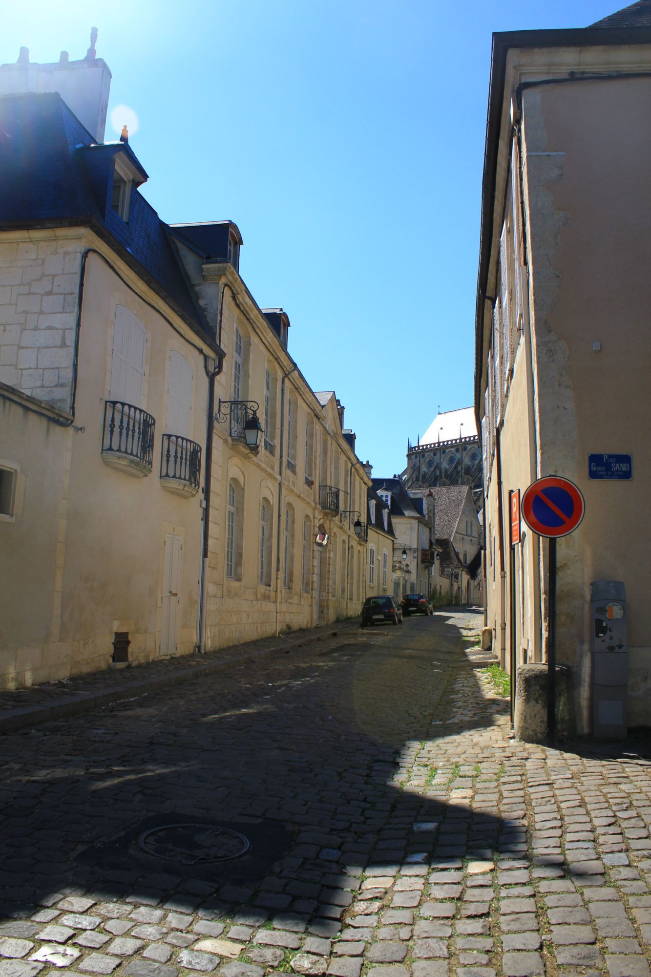 Portail de l'hôtel Descolombiers