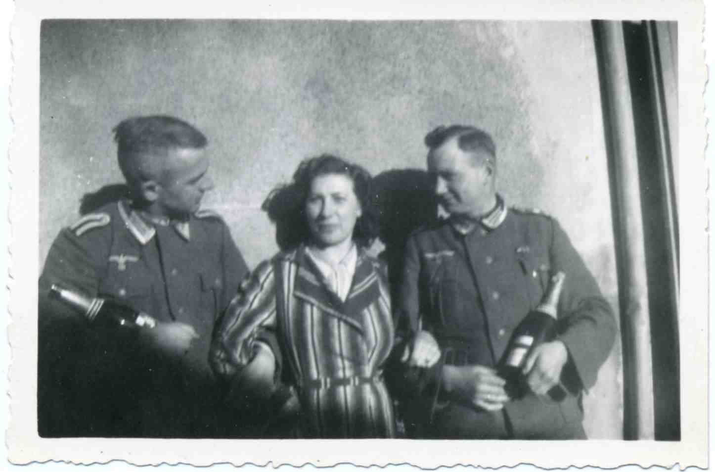 Champagne et petite demoiselle (3 W 92)