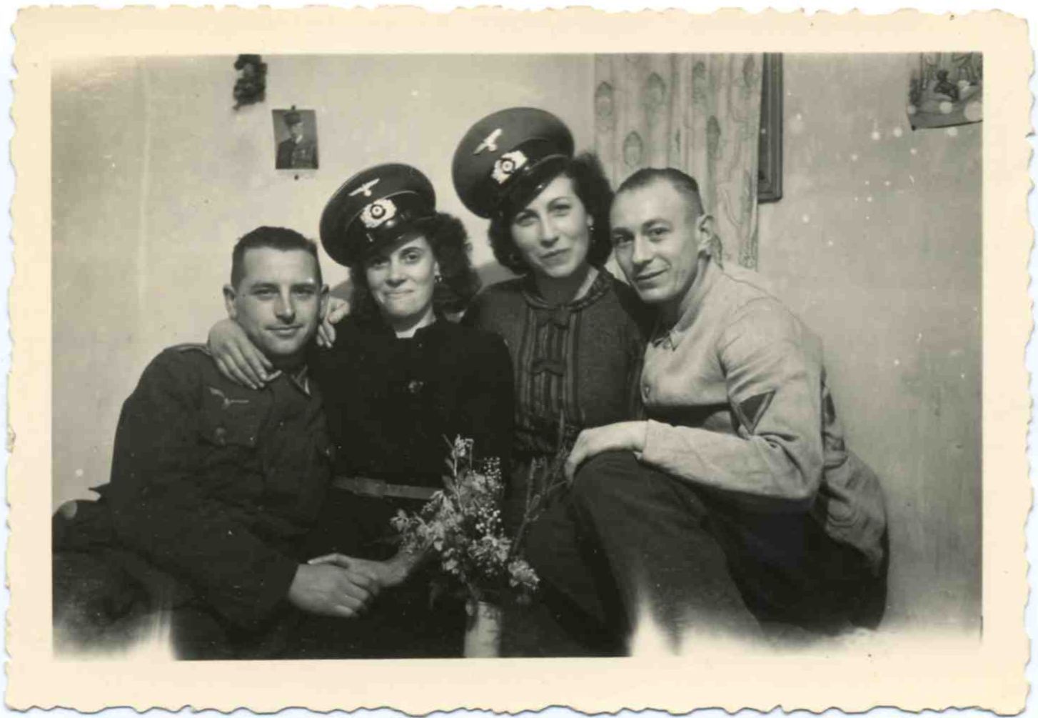 Rapprochement franco-allemand sous l'oeil du maréchal (3 W 92)