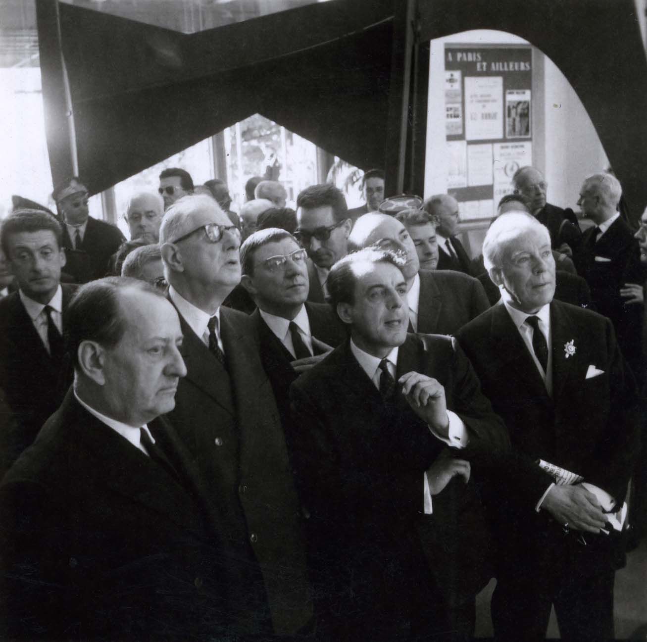 Dans le hall de la maison de la Culture